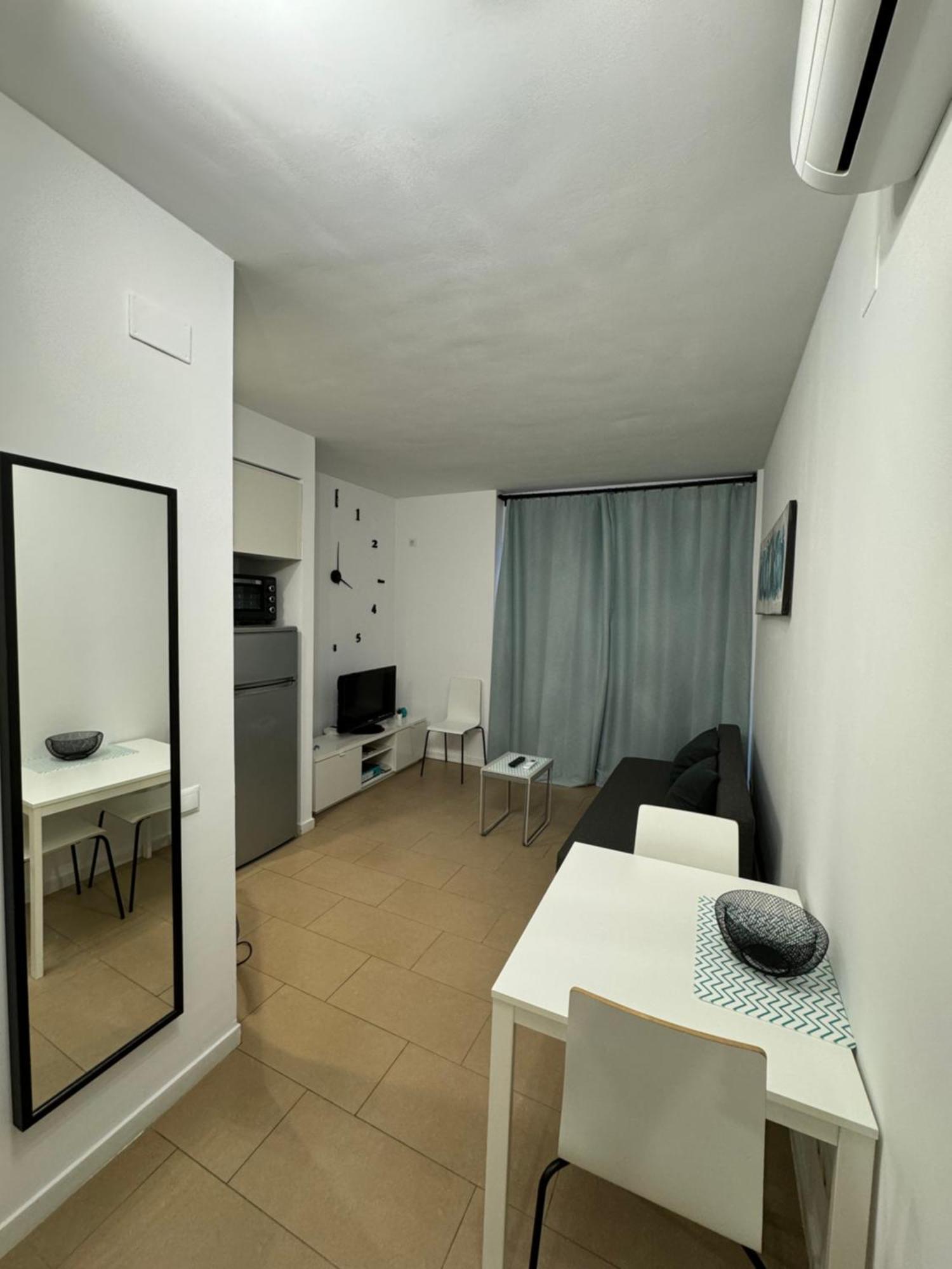 Moderno Apartamento Con Parking,Tarrassa, Barcelona Terrassa Exterior foto